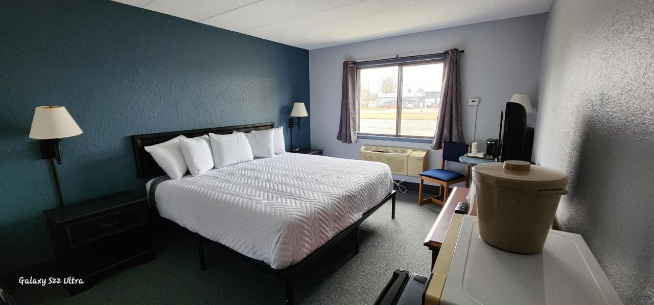 The Oasis Hotel & Bar Sheboygan Falls Eksteriør bilde